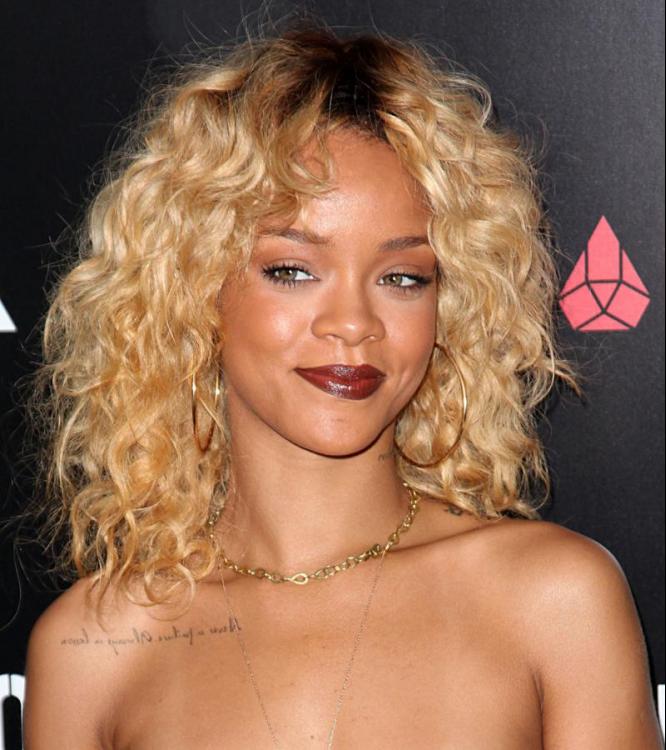 Rihanna-makeup-ROC-Nation-1.jpg